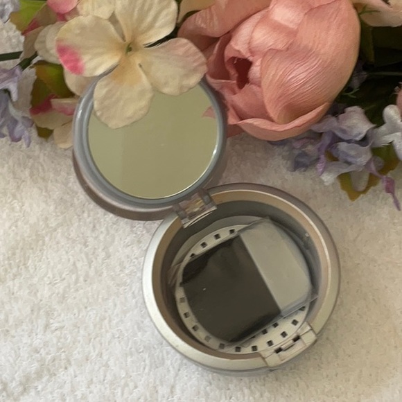 SET OF 2 ITEMS KEVIN AUCOIN AND MAGIC MOSAIC NIP - Picture 2 of 3